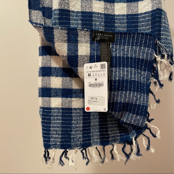 ZARA Checked Blue and White Scarf with Fringe - Picture 3 of 3